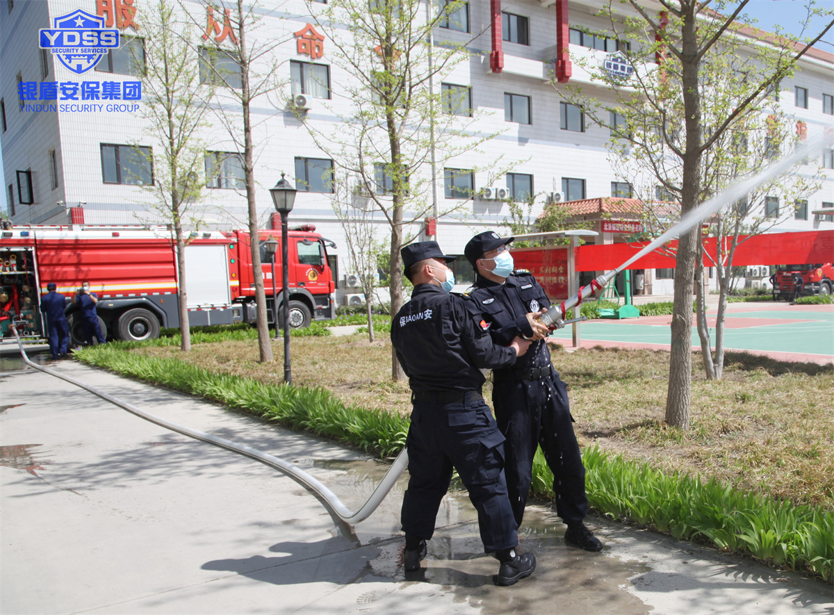 北京保安服務(wù)銀盾一警六員