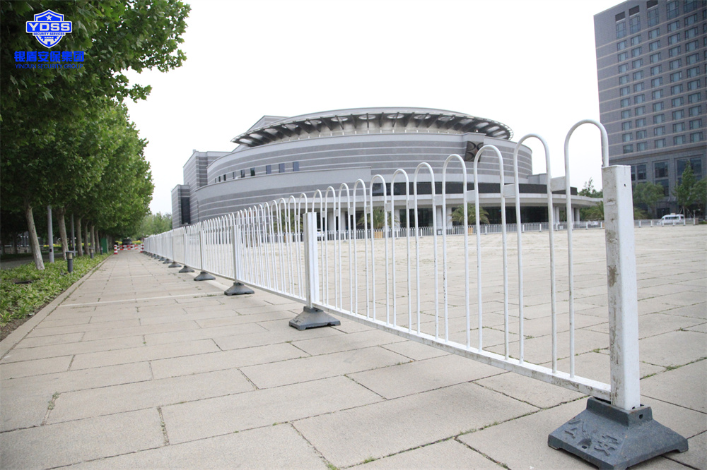 銀盾安保在國二招賓館提供安保安檢服務