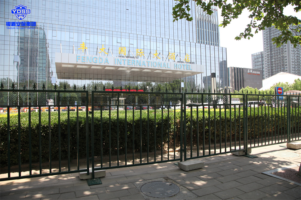 銀盾安保在國二招賓館提供安保安檢服務