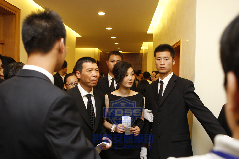銀盾保安公司特勤人員為中國(guó)著名電影導(dǎo)演、編劇、演員提供安全隨衛(wèi)服務(wù)