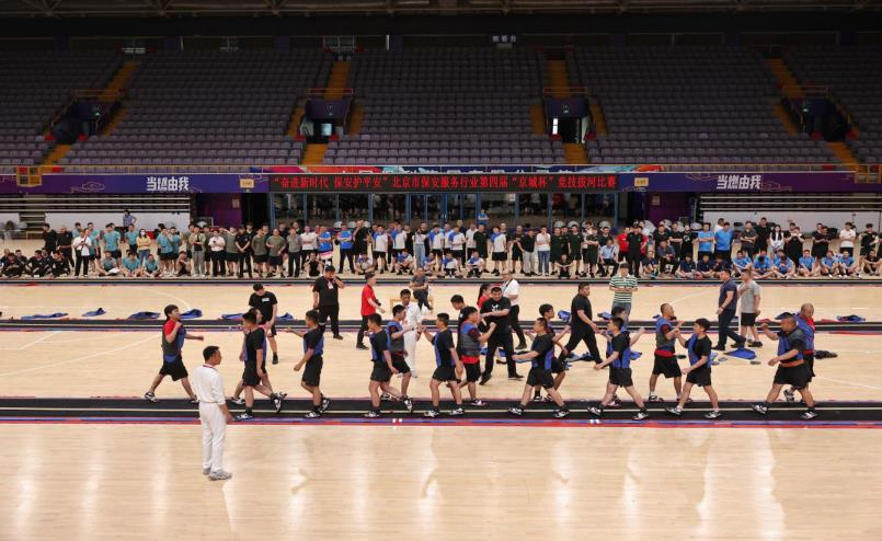 北京市保安服務(wù)行業(yè)第四屆“京城杯”主題競(jìng)技拔河比賽活動(dòng)圓滿完成